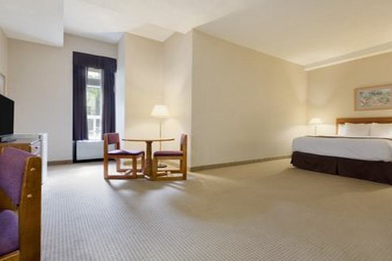 Days Inn By Wyndham Toronto East Beaches Екстериор снимка