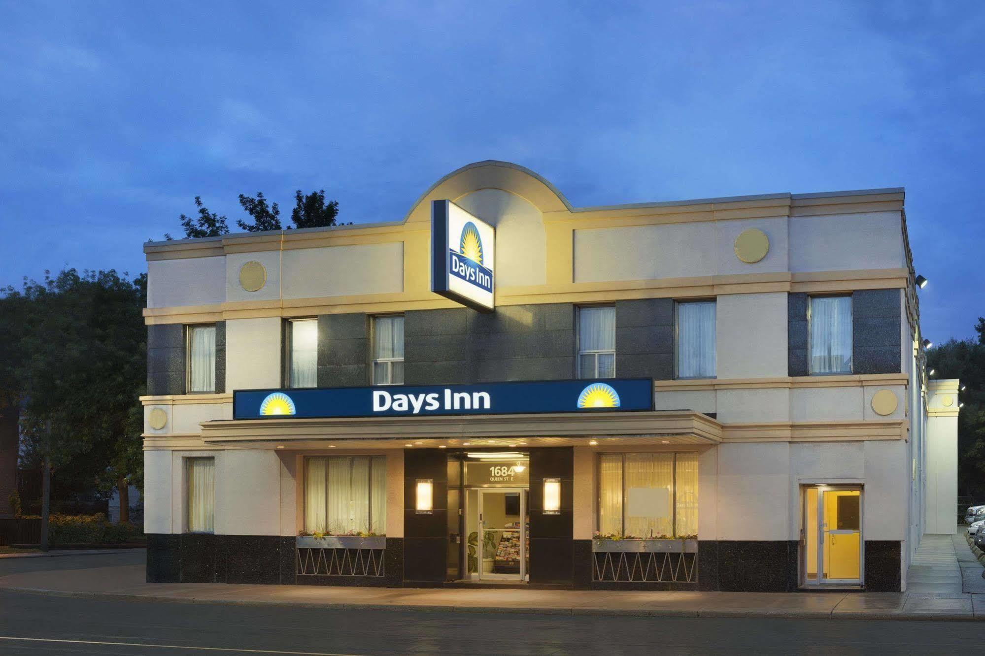 Days Inn By Wyndham Toronto East Beaches Екстериор снимка