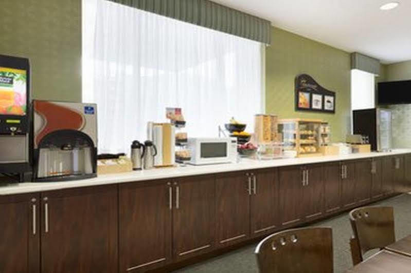 Days Inn By Wyndham Toronto East Beaches Екстериор снимка